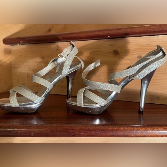 silver strap heels - Picture 5 of 6